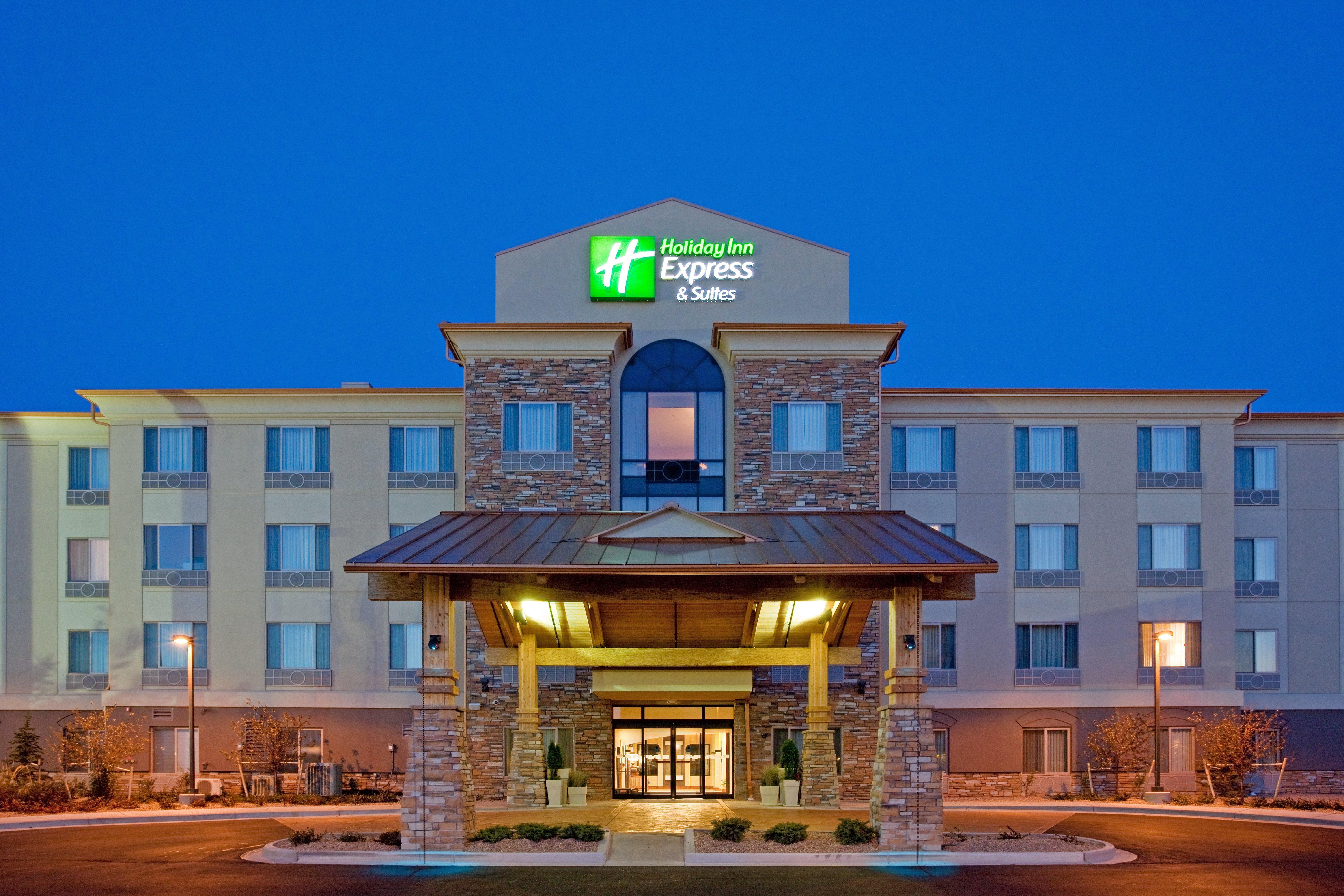 Hotel Holiday Express & Airport By Ihg 3*
